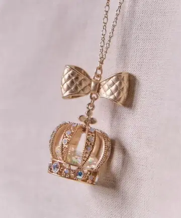 [ 미사용 새상품 ] axes femme kawaii 로얄 크라운 목걸이