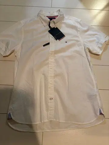 Tommy Hilfiger 화이트 반팔 셔츠