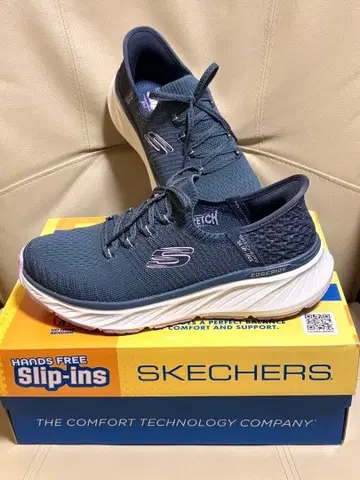 새상품급 SKECHERS Slip-ins 약간 넉넉한 와이드핏/24cm