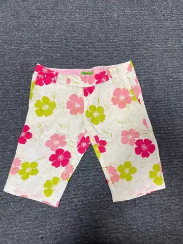 Lucy Love 꽃무늬 숏팬츠 S 여름 코디 USA 제작