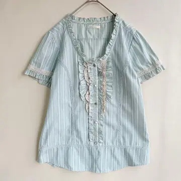 새상품급 엑시즈팜 여성용 반팔 프릴 셔츠 비쥬 L 페미닌