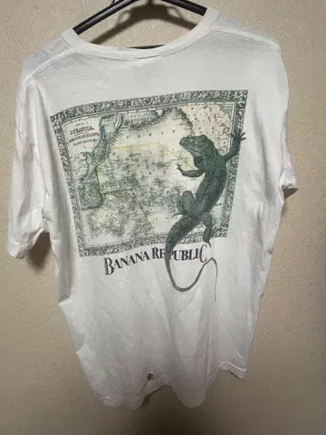 BANANA REPUBLIC 지도 도마뱀 T셔츠