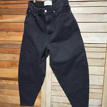 gu and beautiful people 브러쉬드 벌룬 청바지 M