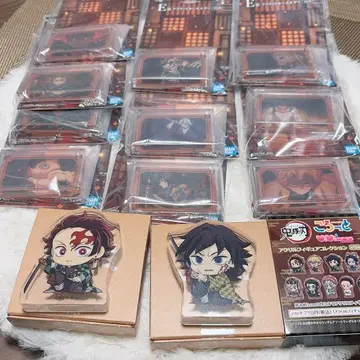 귀멸의 칼날 제일복권 ~언니의 원수~ E상 아크릴 키링 코롯토 세트 판매