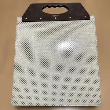 알렉산더 맥퀸 에나멜 펀치 도트 백