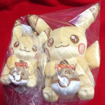 반짝반짝! 피카츄 30주년 기념 봉제 인형 & 마스코트 세트