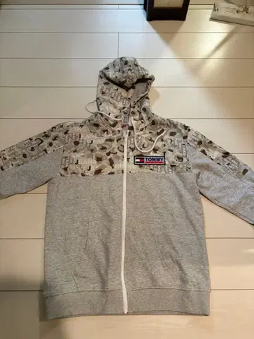 TOMMY 카모 패턴 집업 후드티
