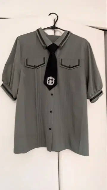 axes femme 밀리터리풍 타이 블라우스 카키