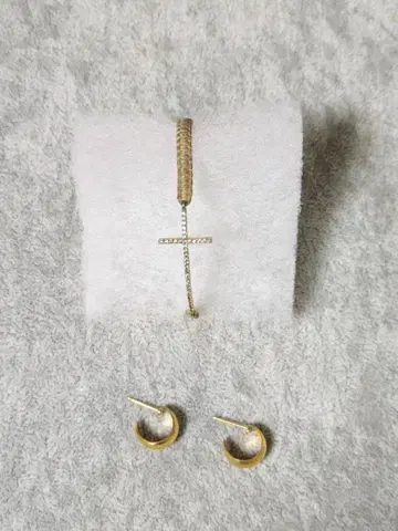 캘리포니아 발 TAI 주얼리 코드 브레스 & 아네모네 귀걸이 2세트