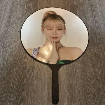 르세라핌 채원 부채 fearnada jp 2024