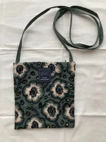 미사용 새상품 26SS mina perhonen 백