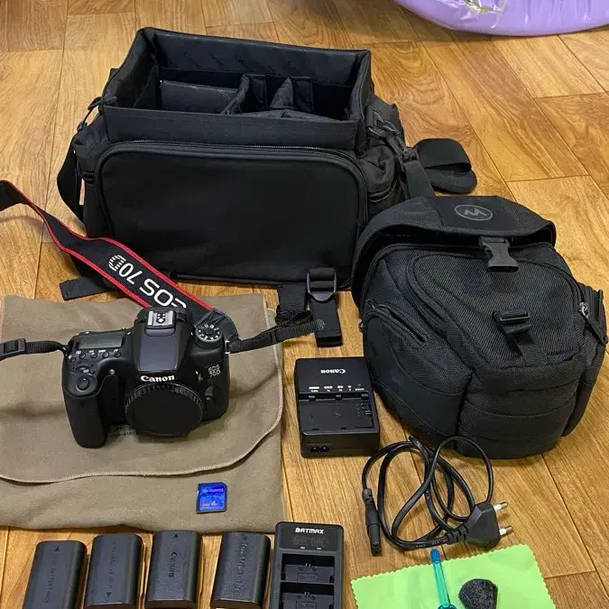 캐논 EOS 70D 카메라 (렌즈 x)