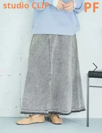 [ studio CLIP ] 리메이크풍 순한 데님 스커트 프티 프리