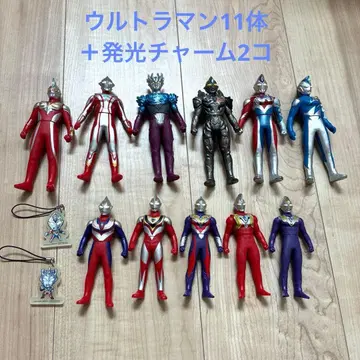 울트라 히어로즈 소프트 비닐 11개 + 발광 참 2개