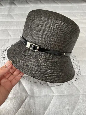 CA4LA 아틀리에 메이드 튤 장식 블랙 바게트 햇