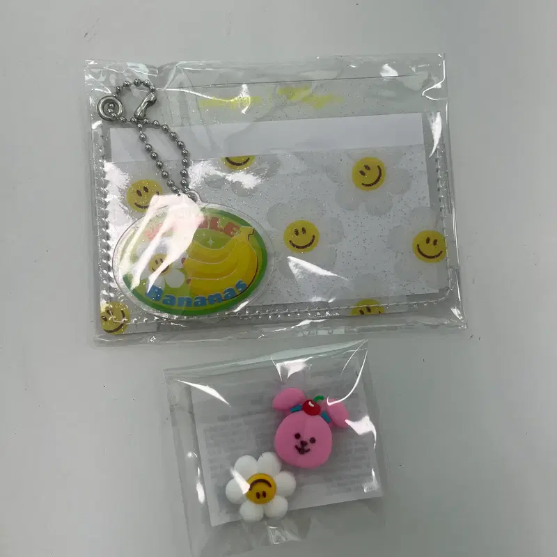 새상품(미개봉) 위글위글 카드지갑 & 실리콘 참 2p set