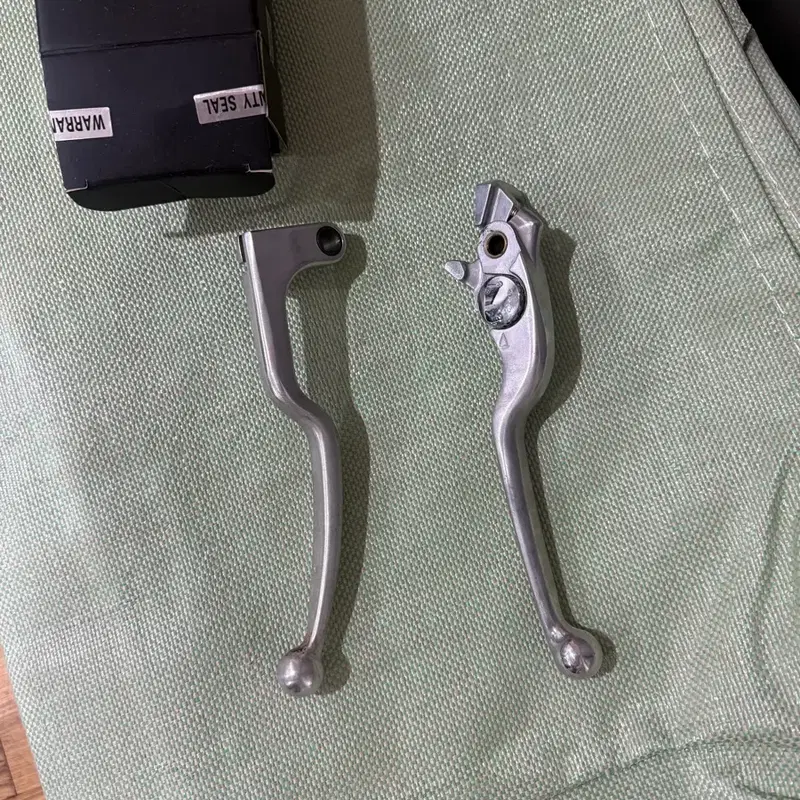 CBR650 E클러치 순정레버 상태좋은거 팝니다