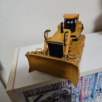 KOMATSU D65E-18 1/50 스케일 모델 (박스 없음)