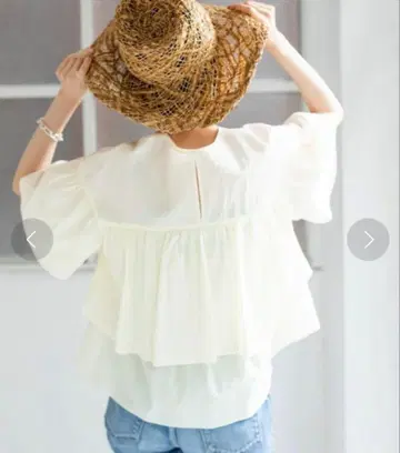 이에나 프릴 티어드 블라우스