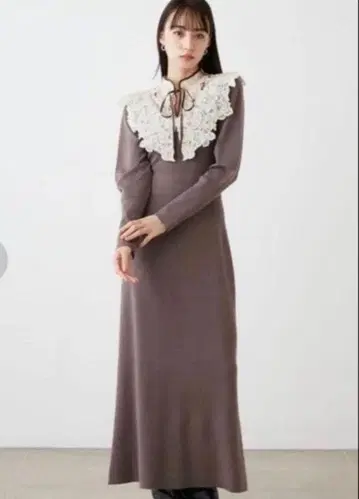 스나이델 자수 칼라 원피스