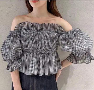 SNIDEL sustainable 개더 오프숄더 블라우스