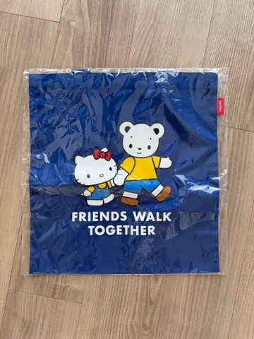 파밀리아 familiar 헬로키티 토트백 네이비