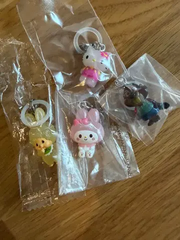 헬로키티 메지루시 액세서리 (4점 묶음 판매)