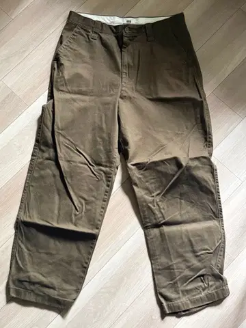 유니클로 와이드 핏 카고 팬츠