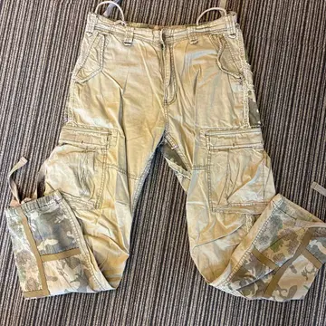 AVIREX 카고 팬츠 M 사이즈 베이지