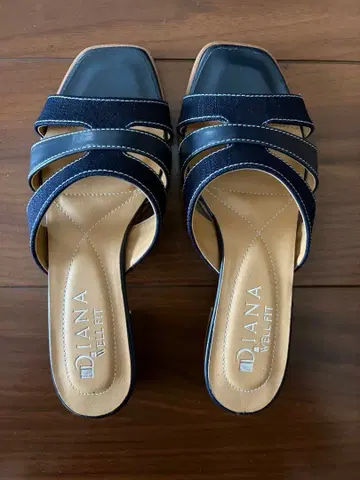 미사용 M 사이즈 DIANA WELL FIT 뮬