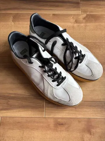 오니츠카타이거 스니커즈