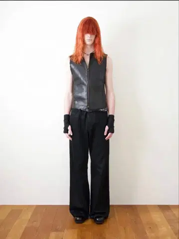 SECTION DROP FLARE COATED DENIM 44