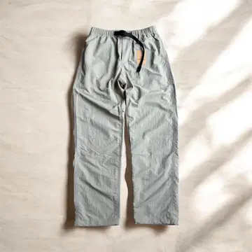 미사용 새상품! 그라미치 나일론 팬츠 라이트 그레이 스트레이트