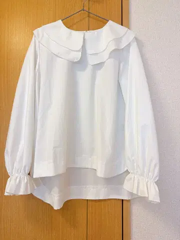 네쥬 프릴 블라우스