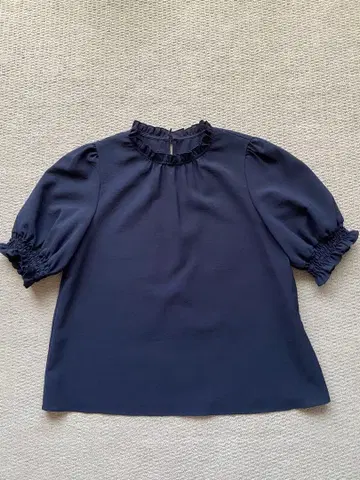 새상품급 anatelier 아나텔리어 프릴 블라우스 티셔츠