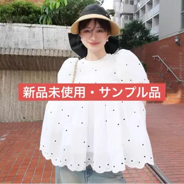 [ 미사용 새상품 ] Bibiy. EMILY FLOWER BLOUSE