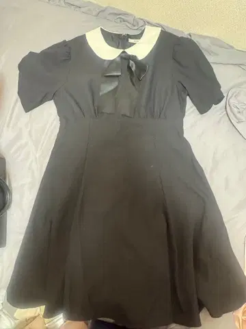 블랙 카라 부착 리본 반팔 미니 원피스 Ank Rouge