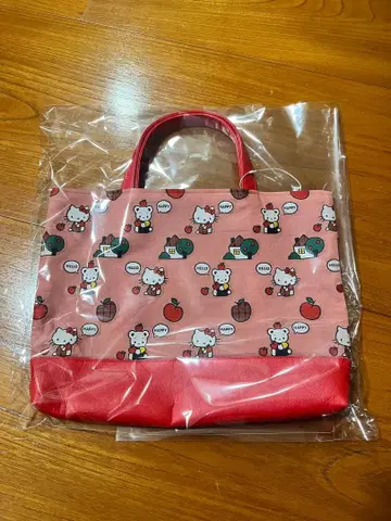 파미리아 헬로키티 백 새상품 완판템