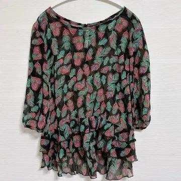 스트라이프 피콕 블라우스 라운드넥 7부 소매 3단 프릴 M 블랙