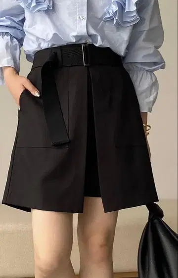 미사용 새상품 카프리슈 레마쥬 스커트 레이어드 숏팬츠 블랙