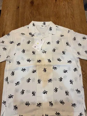 GU 죠죠의 기묘한 모험 5부 소매 셔츠 L 사이즈