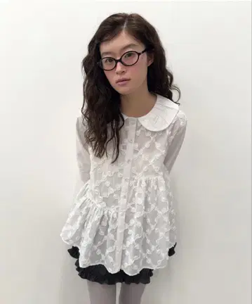 Typeservice Frilly Button Top [White]