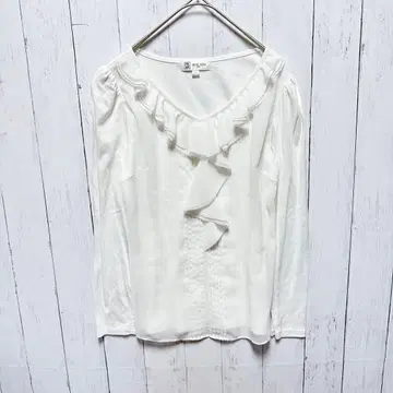 미쉘클랑 프릴 블라우스 화이트 36 S V넥 깔끔한 고급스러운