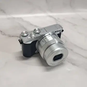 블핑지수&풀박스) Nikon1 J5 미러리스 /10-30mm 렌즈 | 브랜드 중고