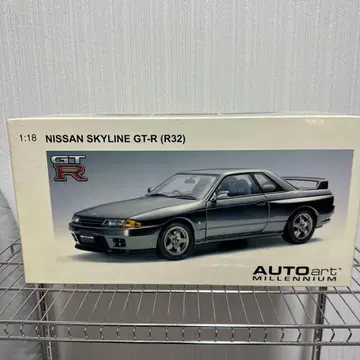 Nissan Skyline GT-R (R32) 1:18 미니카