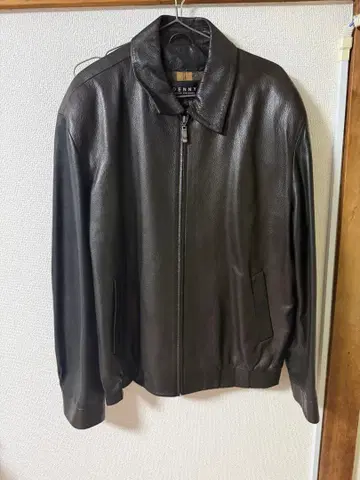 다크 브라운 가죽 자켓