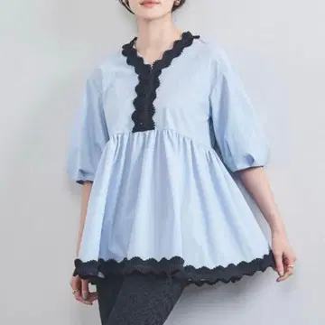 새상품급 현행 유나이티드 애로우즈 턱 프릴 V넥 하프 슬리브 블라우스