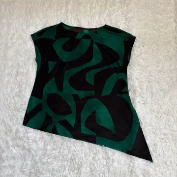 modify 반팔 T셔츠 L 기하학 패턴 그린 월드 퍼프 슬리브