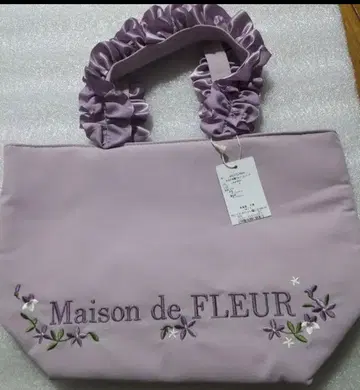 미사용 새상품 메종 드 플뢰르 제비꽃 자수 백