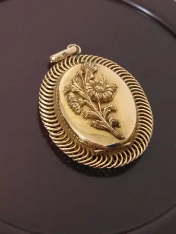 [빈티지] 프랑스 데이지 골드 로켓 펜던트 탑